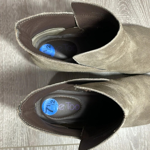 Me Too Zeus Suede Leather Heeled Ankle Boot Bootie Taupe Light Brown 7.5M - Picture 6 of 14